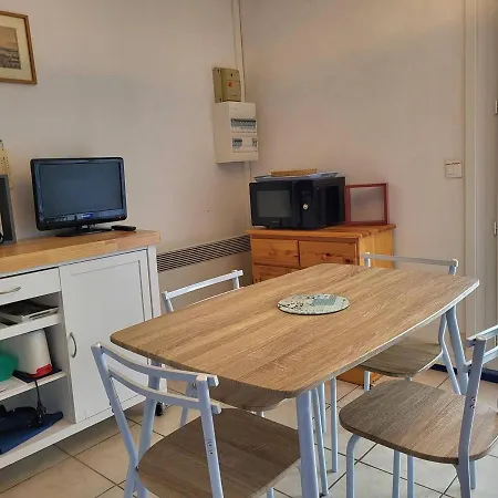 아파트 Avec Terrasse, Parking Prive Et Acces Direct A La - Fr-1-465-86 *