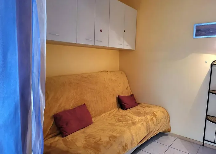 Avec Terrasse, Parking Privé Et Accès Direct à La - Fr-1-465-86 *