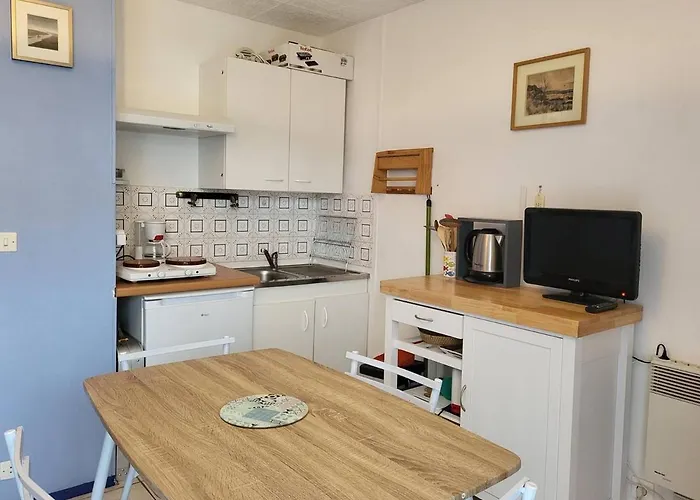 Avec Terrasse, Parking Privé Et Accès Direct à La - Fr-1-465-86 * Merville-Franceville-Plage